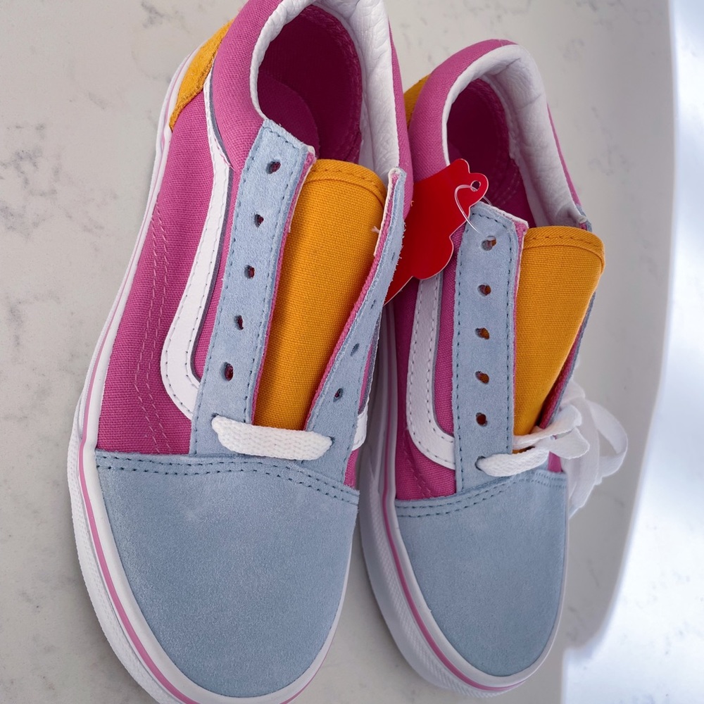 NWT girls Vans size 1.5